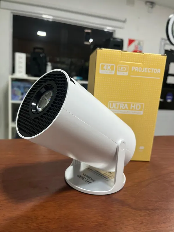 Proyector Ultra HD (LPY851) - FoxCel